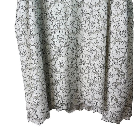 Torrid Women's Feminine White Lace Mock Neck Blouse With Sheer Paneling Size 5x - Picture 4 of 12